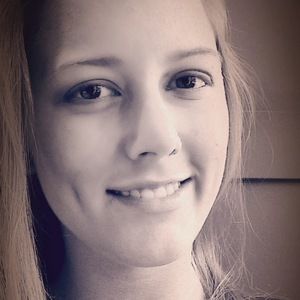 Meet your Posher, Alexia